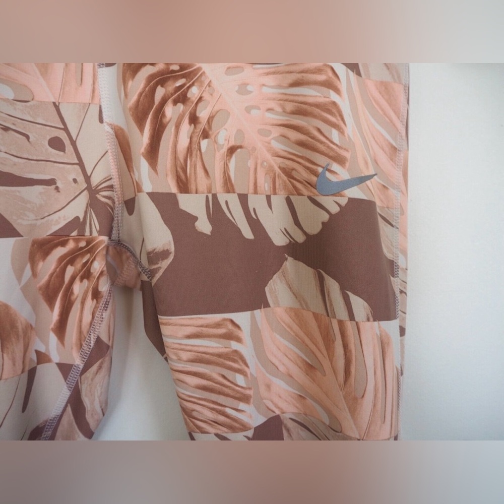 NIKE TROPICAL LEAF PRINT LEGGINGS - Picture 2 of 4